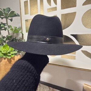 Janessa Leoné Black Fedora Hat